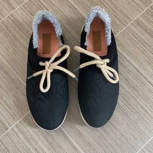 Olukai-Navy-Comfy Slip-ons with shoelace